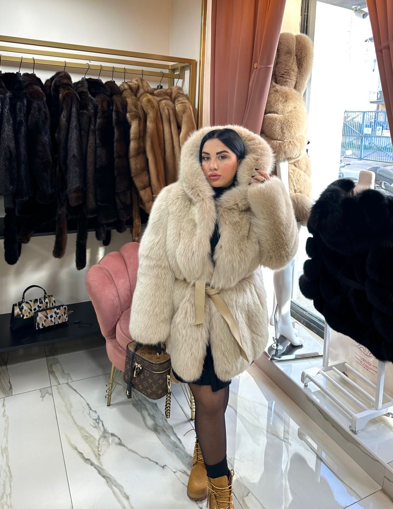 Volpe BEIGE sciallata🤎