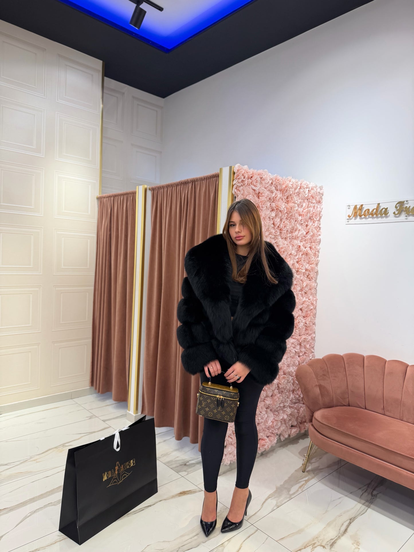 Volpe collo sciallato Nera